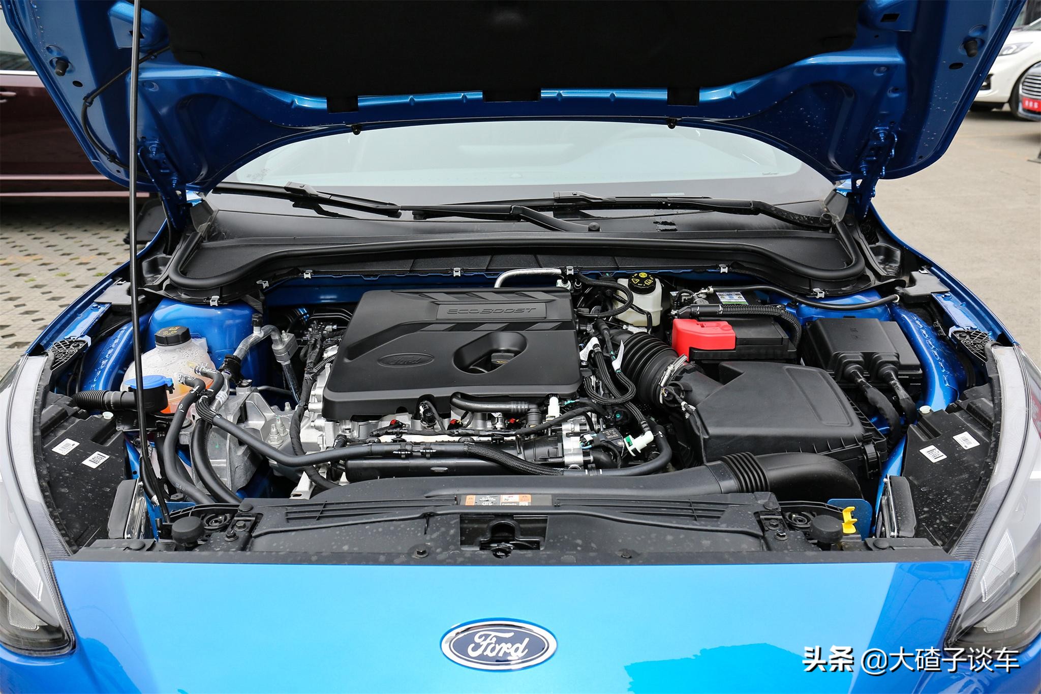 经典福克斯两厢1.8马力咋那么小,经典福克斯两厢1.8手动挡中控图片