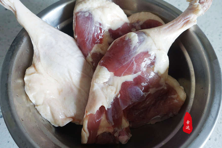 酥脆鸭块,鸭皮酥脆鸭肉鲜嫩