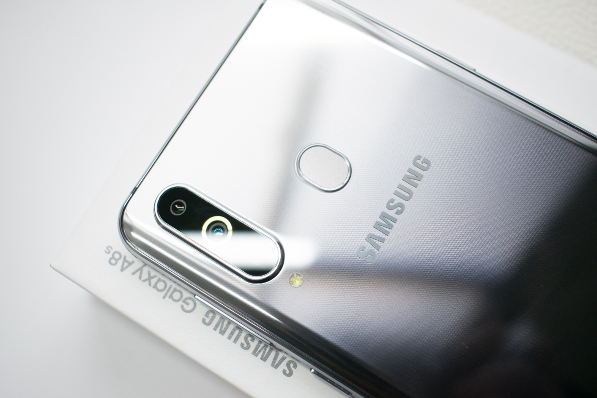 三星挖孔屏新专利曝光,三星挖孔屏测评