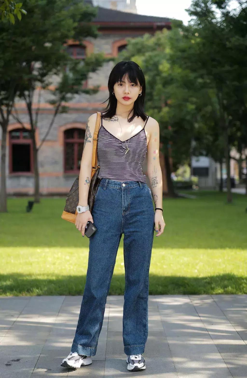 别再穿烂大街的小白鞋了,别再穿小白鞋了今年最火的六双鞋