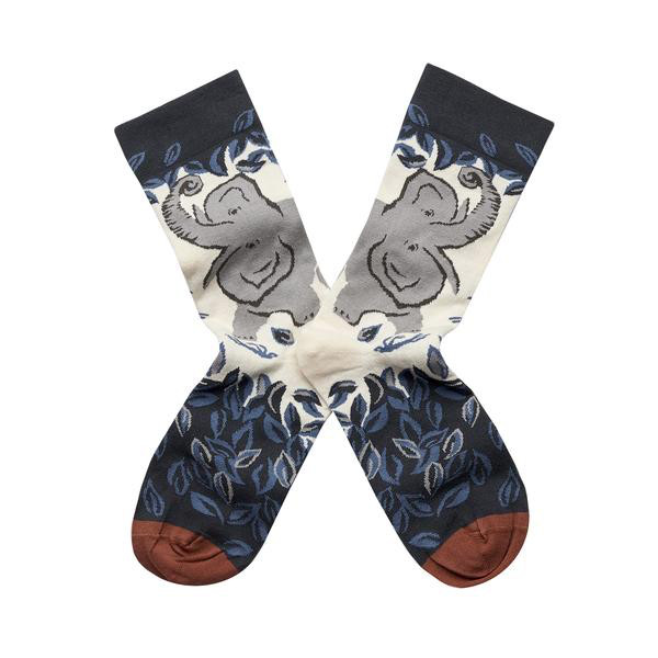 谁说袜子很无趣？BonneMaison，每一双袜子都存在强烈的故事感！