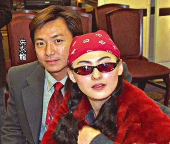 谢霆锋王菲张柏芝之间爱恨纠葛,谢霆锋张柏芝王菲三人感情纠葛