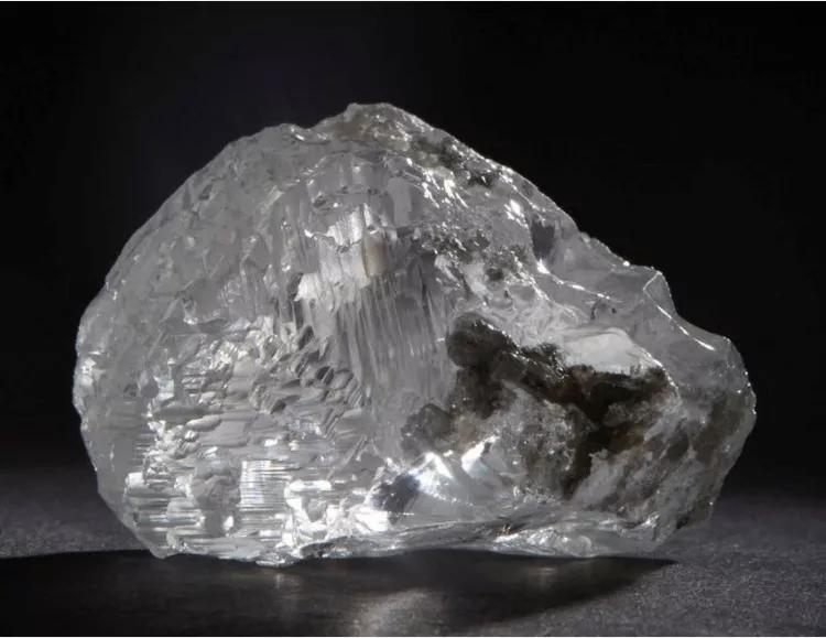 范冰冰生日晒2200万钻戒,富豪送范冰冰5千万钻戒是真是假