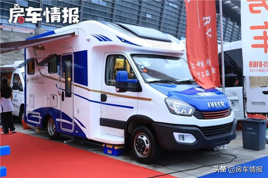 升降大床房车,可升降空间房车