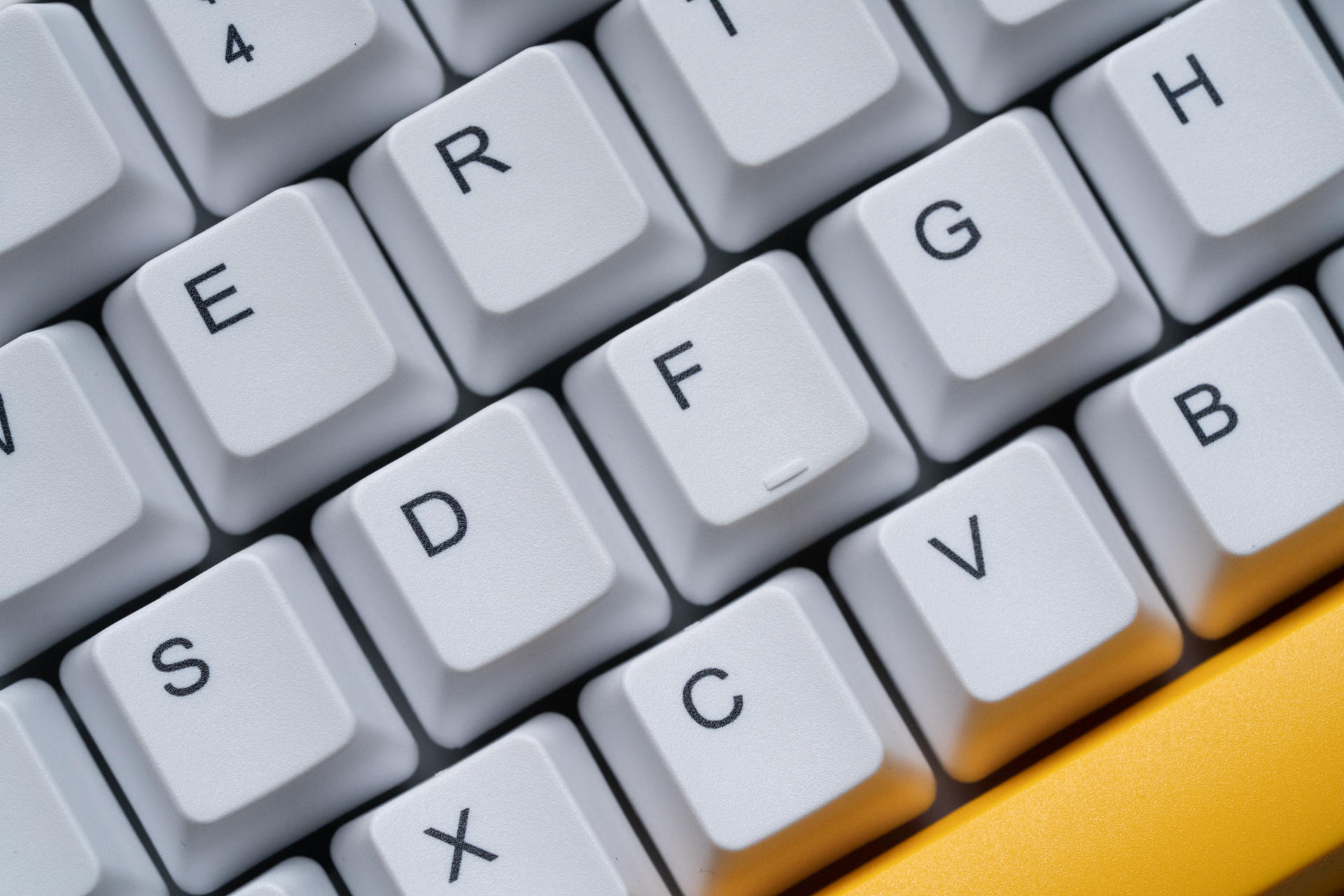 入门级性价比热插拔键盘,高斯键盘gs87d什么轴最好用