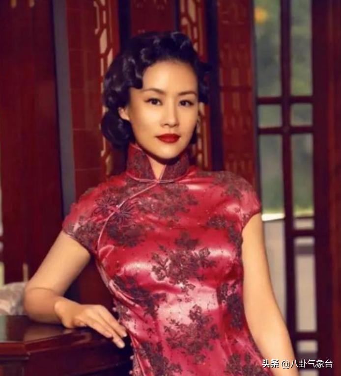 邬君梅近照风情万种,邬君梅坦言当过小三