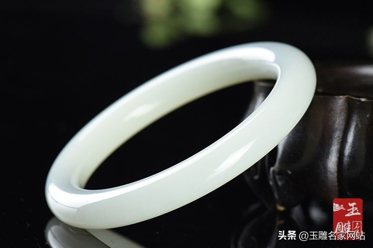 如何鉴别玉镯的真假最直接的方法,怎么辨别玉镯的真假简单方法