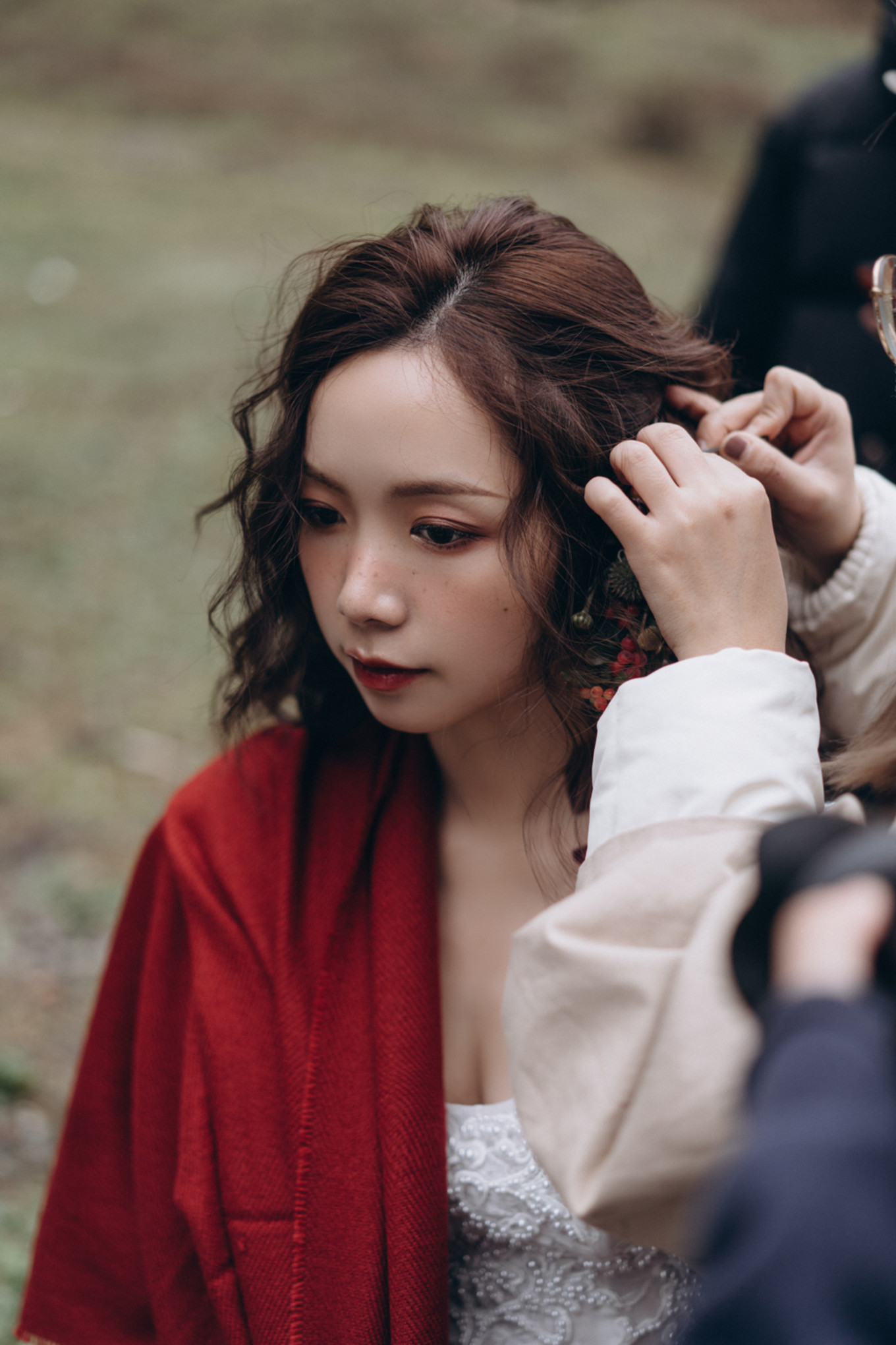 我们带上婚纱，去与世隔绝的山中办了一场绝世婚礼