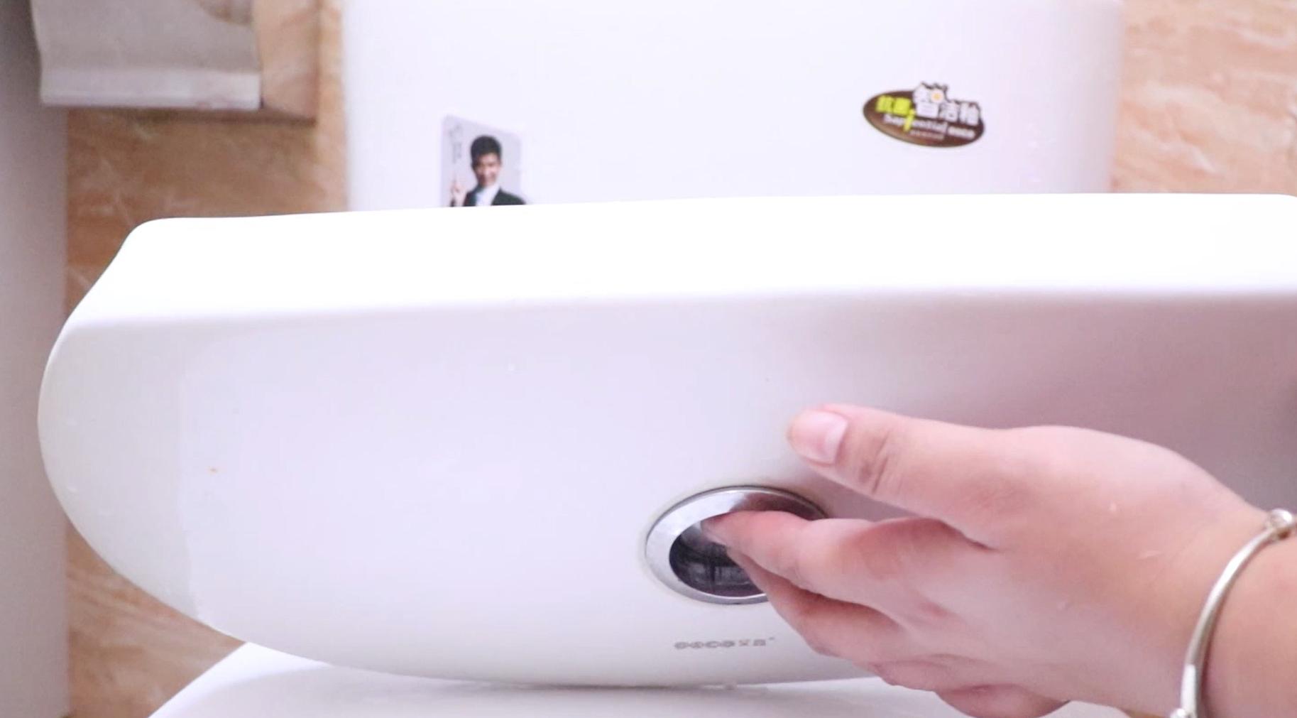 马桶冲水无力一按就下去,马桶冲水没劲小窍门