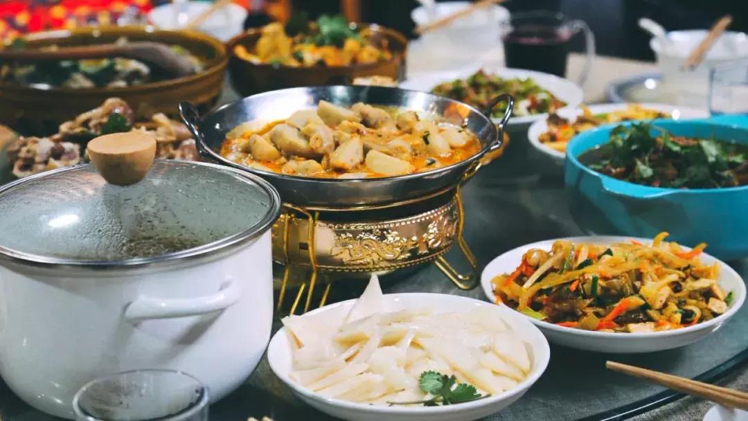 央视挖出来浙江冷门小城，小小鸭头都是世间绝味，人均100+住别墅