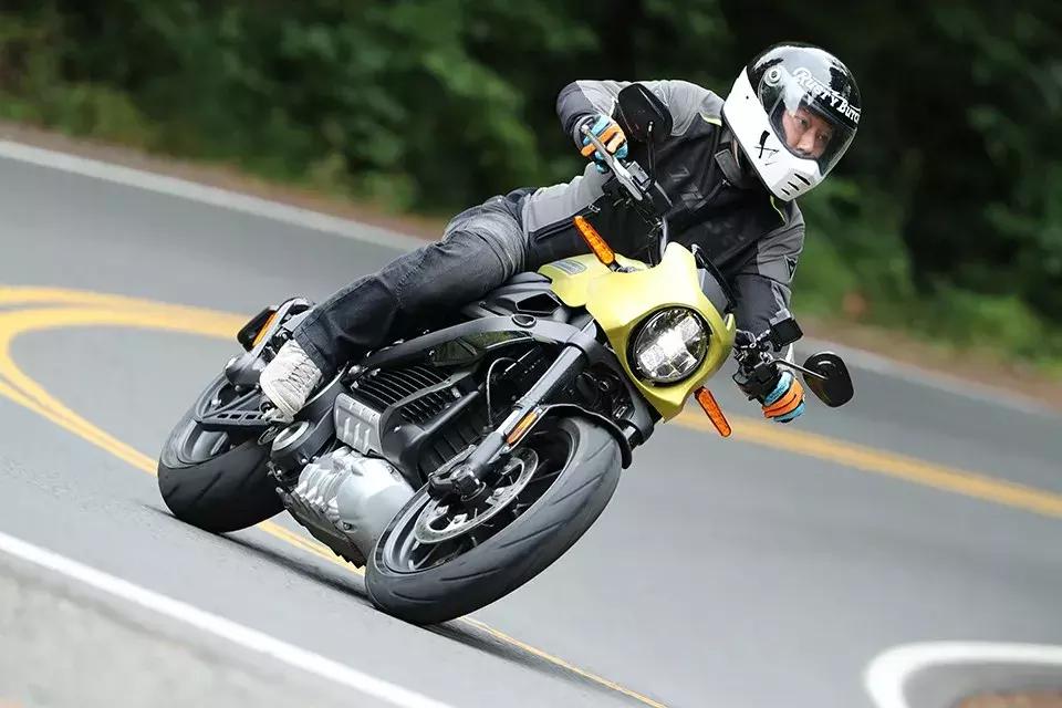 哈雷儿童电动摩托车,哈雷第一辆现代感摩托车