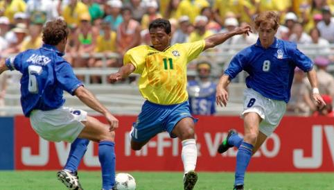 梅罗十大球星,梅罗和贝利谁更强