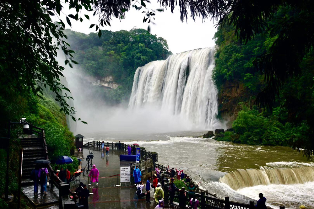 奇观天下｜丰水期的黄果树瀑布令人震撼