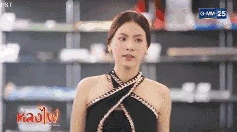 泰剧吹落的树叶主角变性,吹落的树叶泰剧女主变性前的样子