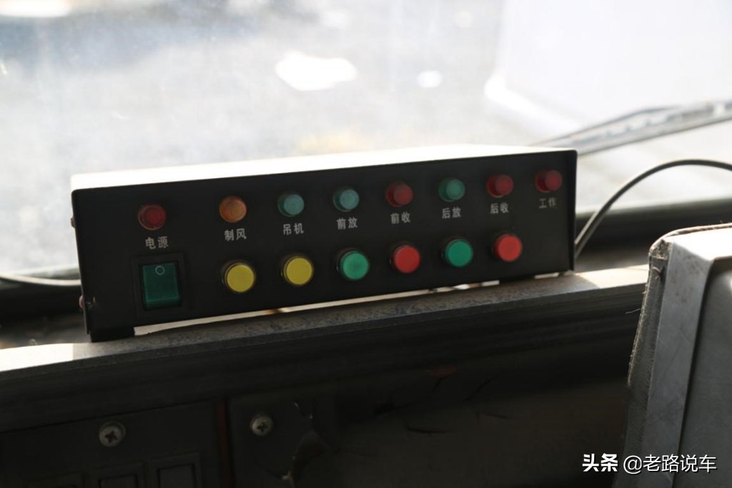 斯太尔血脉超级少见的黄河牌JN3261公铁两用卡车