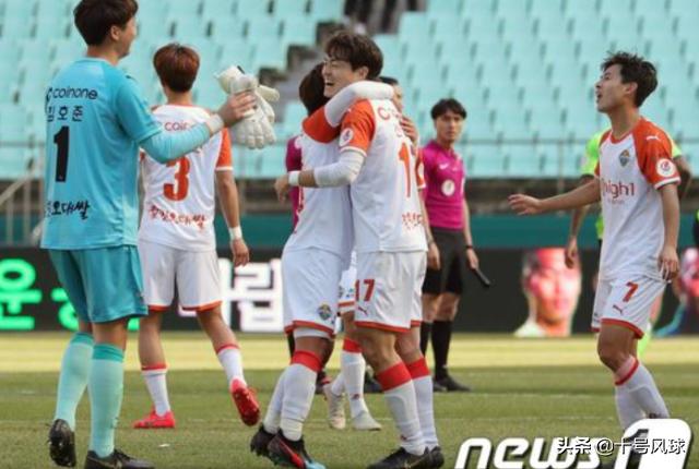 疯狂的足球最新一期视频,疯狂足球10大射门