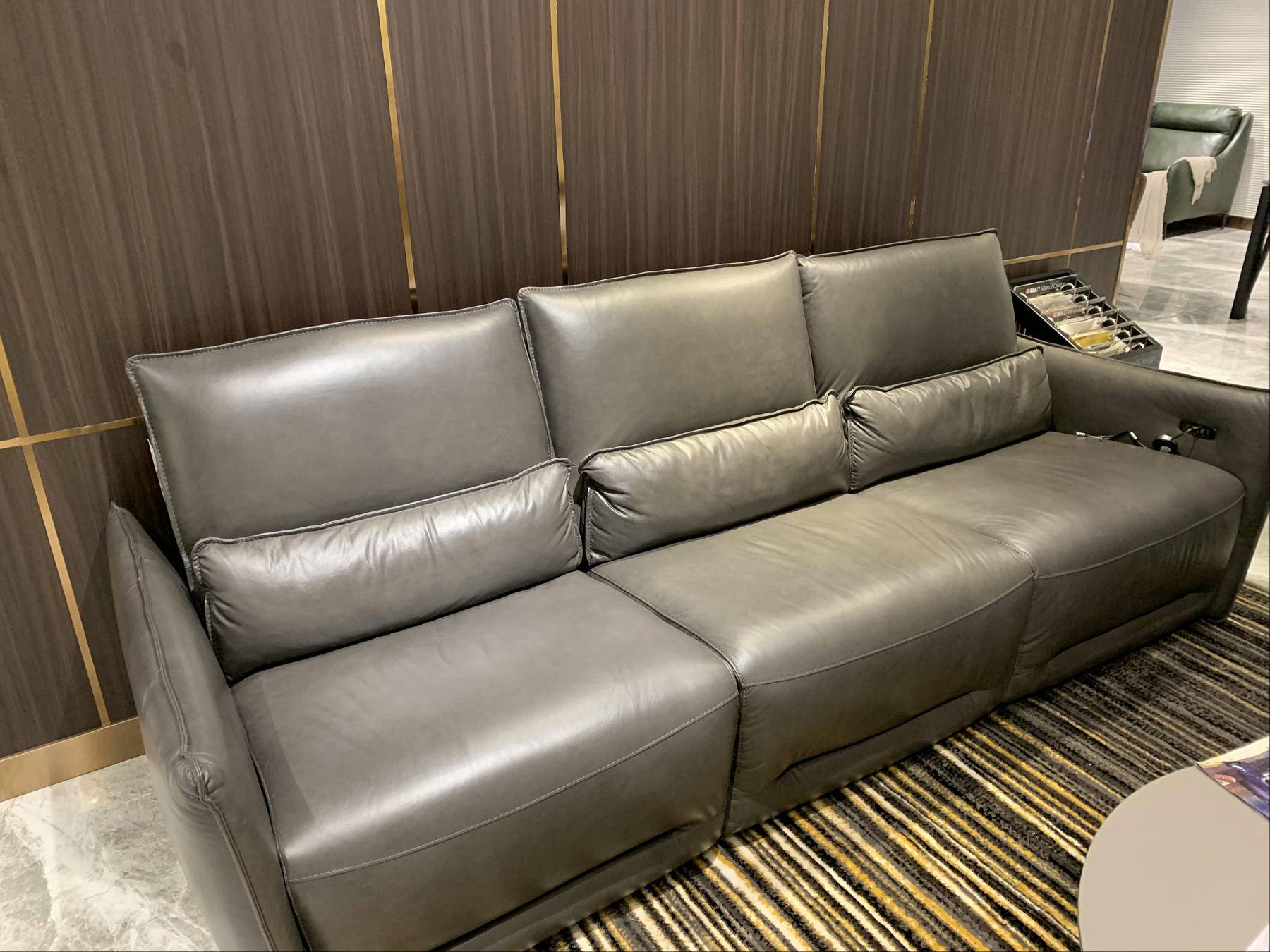 乐至宝沙发和芝华仕哪个档次高,乐至宝和芝华仕一万多沙发哪个好