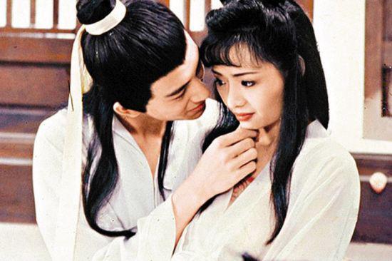 单纯的*子楣叶**:靠风月片成名却纯洁如初,为爱息影痴恋男友26年