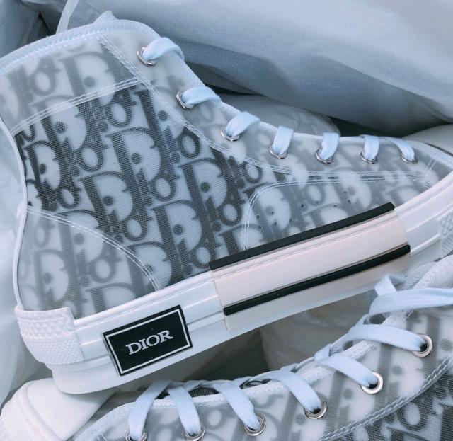 圣诞节怎么哄女友开心,圣诞节跟女友怎么过才开心