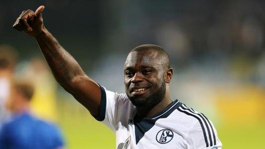 足球种族歧视经典解说,足球解说意难平