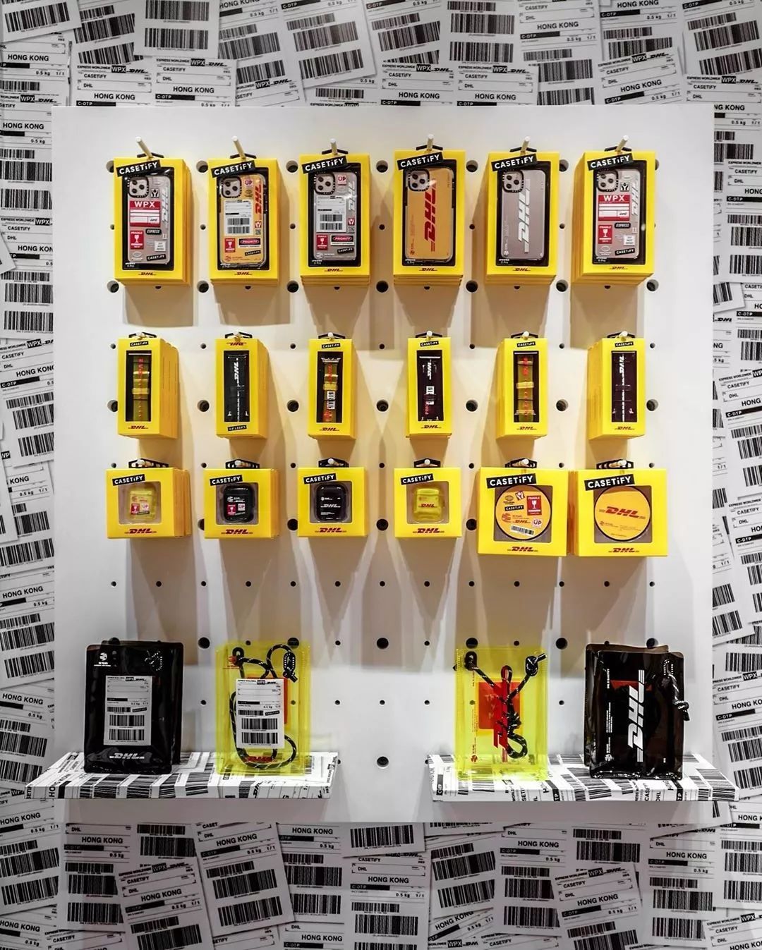 让登上福布斯的Kylie金小妹宠幸的手机壳是？