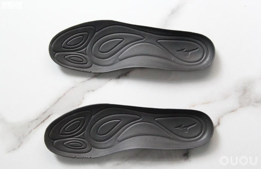 美津浓tf中端足球鞋推荐,美津浓足球鞋morelianeo3实测