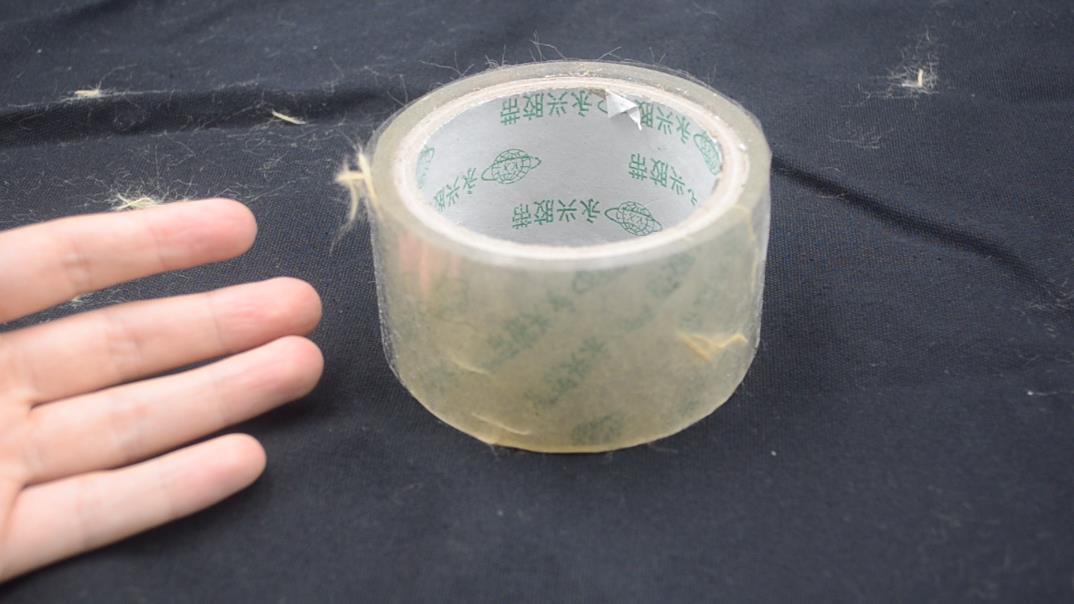 衣服混洗沾满毛絮怎么去除,衣服洗完粘毛了处理小妙招