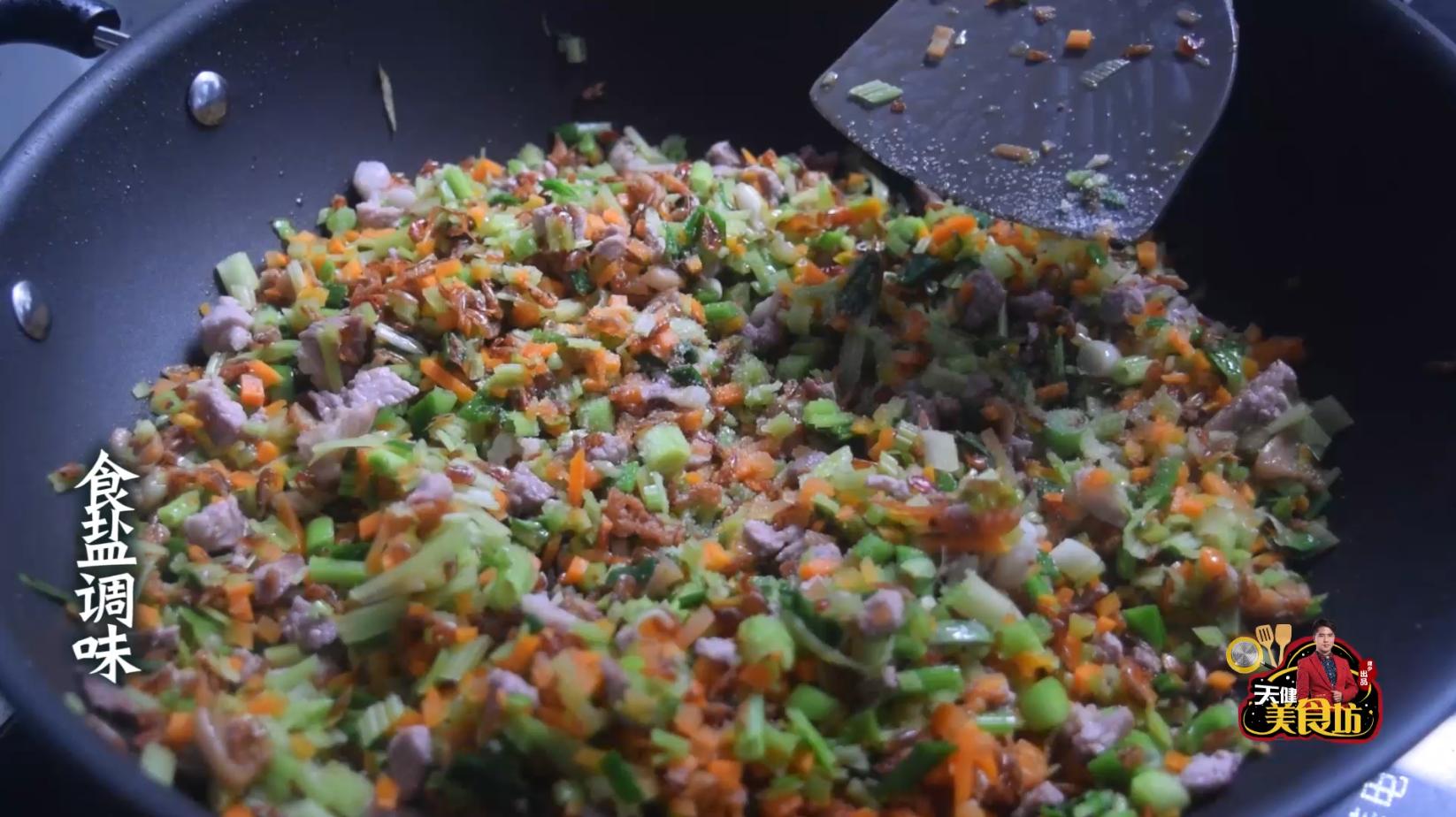 香肠糯米饭酿豆腐怎么做,糯米饭芋头酿豆腐家常做法