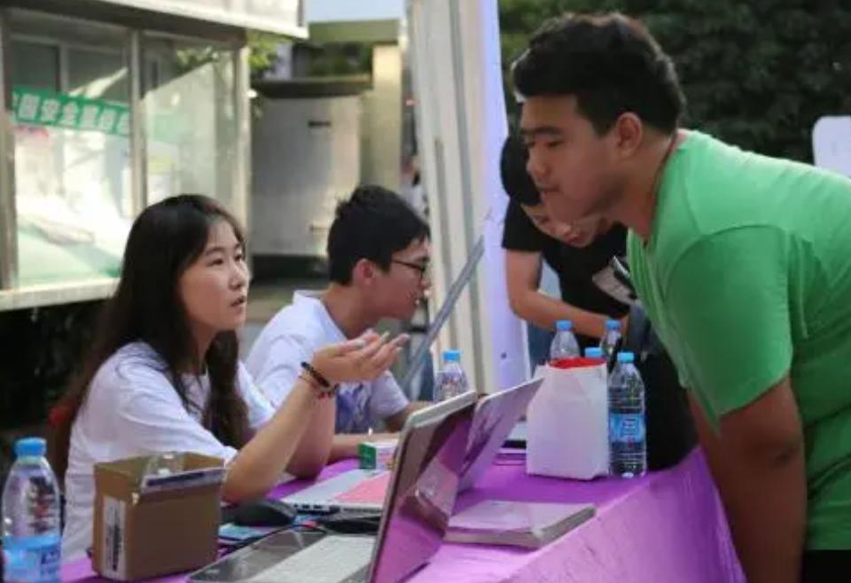 明星扎堆的伯克利是不是野鸡大学,明星扎堆的伯克利是美国大专吗