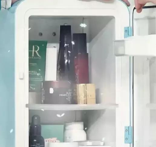 吴昕包里有什么好物,吴昕冰箱