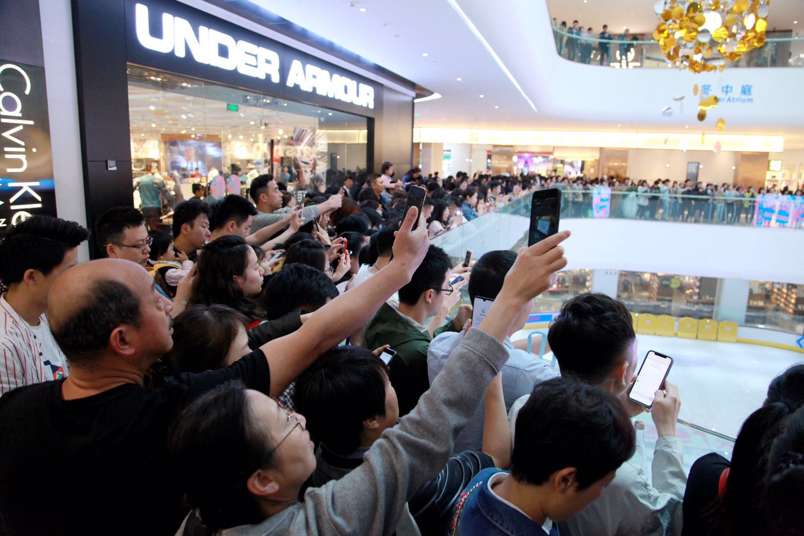 “疯抢”一天破2508万再创记录“新物种”移动大悦城首现成都