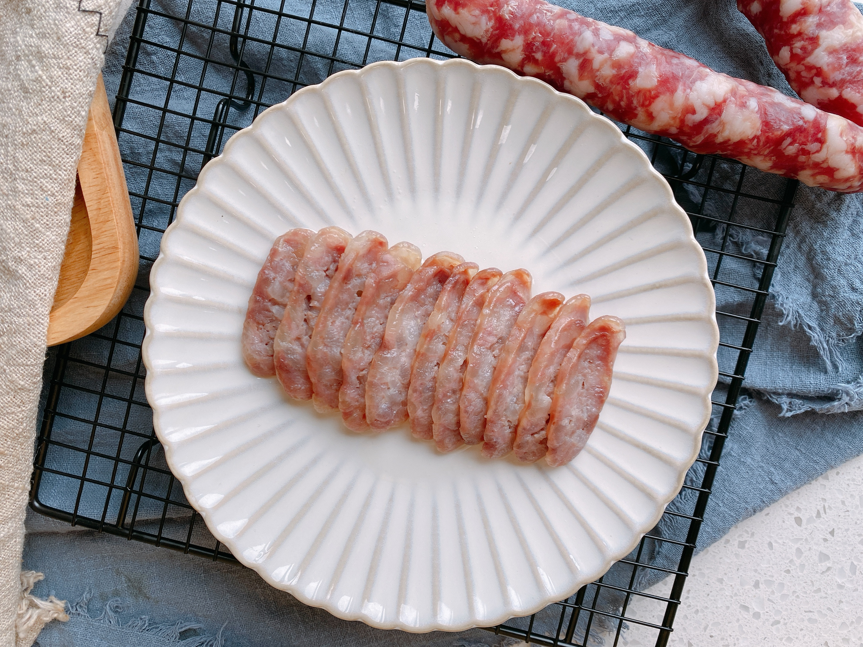 灌香肠配料秘方5斤教程,灌香肠4斤香肠的制作方法和配方