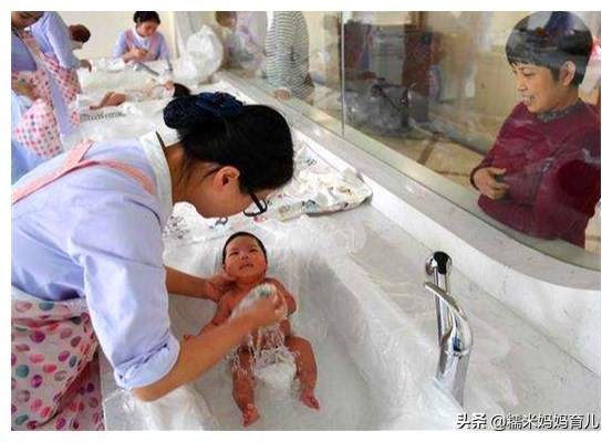 冬天洗澡时，这5种坑娃方式会伤害宝宝，然而很多宝妈依然喜欢做