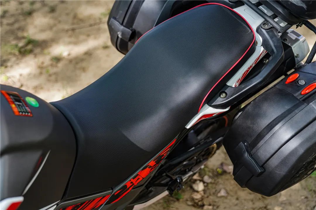 1万出头拉力车推荐,2021款银钢铁拳250评测视频