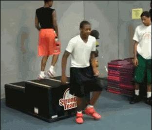 拉文空砍51分拿下生涯,拉文冲进篮球一言不合就劈扣