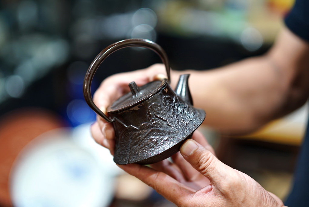 一篇10万+的文章，引出众人询问：你那卖日本瓷的朋友都有啥？