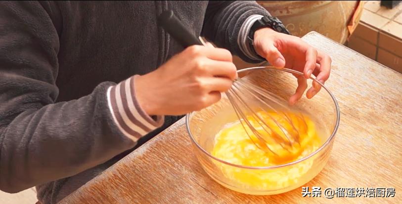 自己动手做出蜡笔小新同款鲷鱼烧，豆沙丝滑甜软，表皮蛋香浓郁