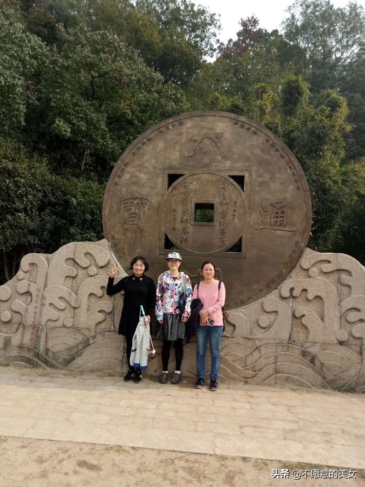 可爱的少妇自拍越来越丰满越来越成熟了