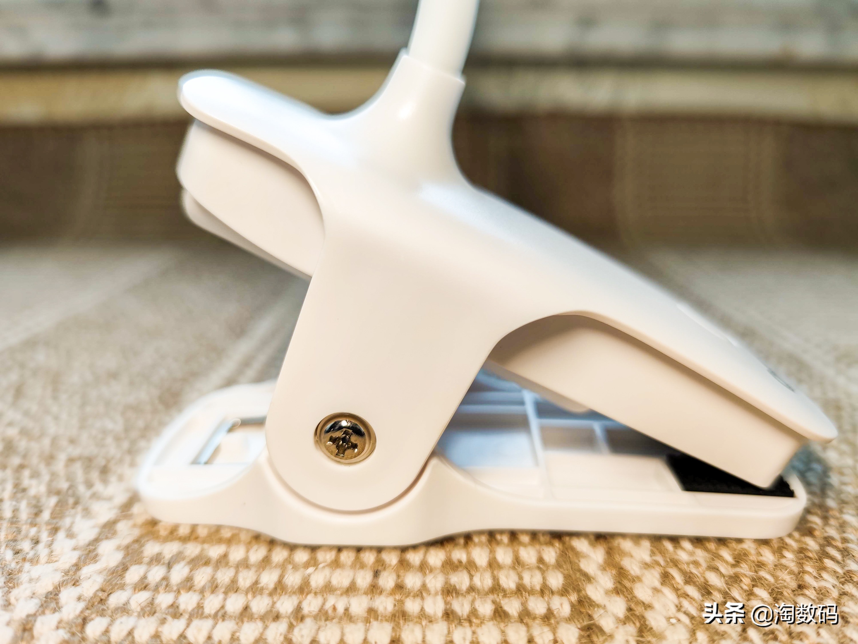 ￥9块9的德国LED充电台灯？105年欧司朗血统能否传承，开箱晒个单