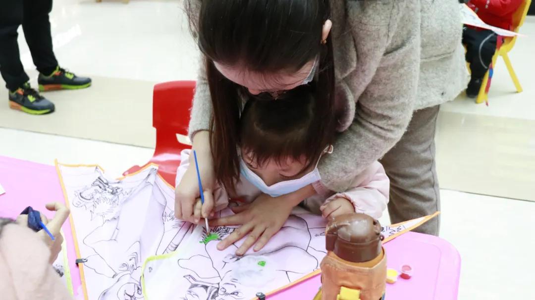 风筝节启幕|放飞梦想，中国加油!当代购物中心风筝节进行中