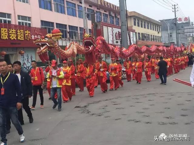 阜南张氏祠堂落成庆典仪式,张氏祠堂唱戏人山人海