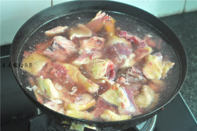 如何做鸭子不腥不柴,冬天做鸭子怎么做最好吃