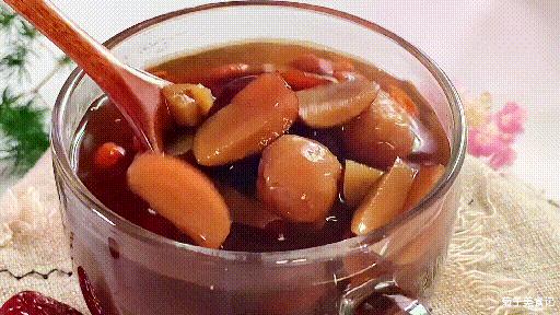 喝一碗红糖姜茶暖心又暖胃,秋天的第一杯姜茶暖心即暖胃