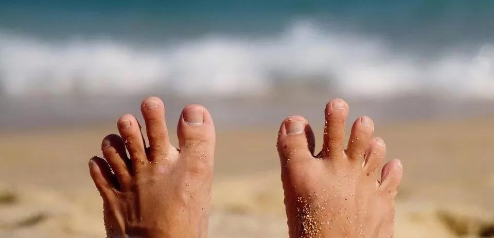 跑步跑出黑指甲怎么处理,跑步后脚趾甲充血变黑怎么办