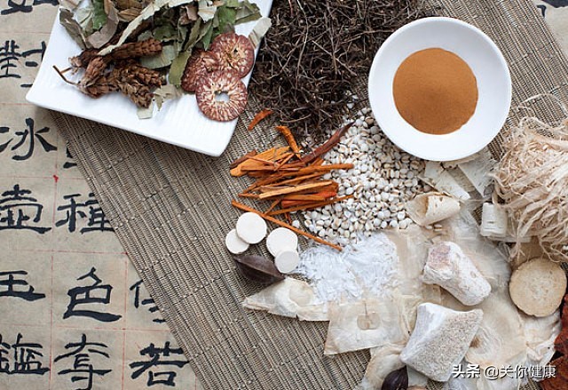 药酒乌头碱中毒,自泡酒会中毒吗