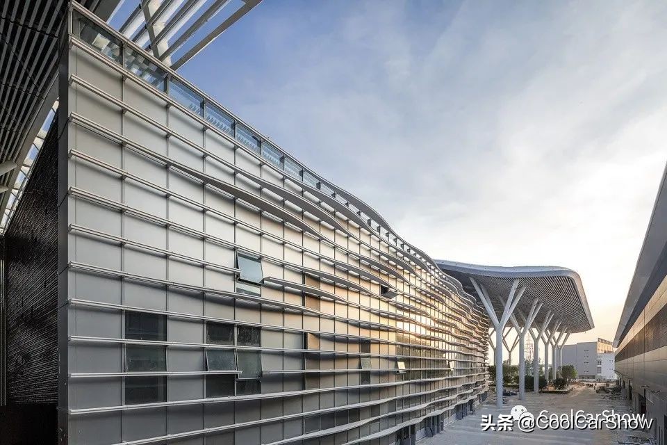 鸟巢体育馆有几个足球场,六个鸟巢