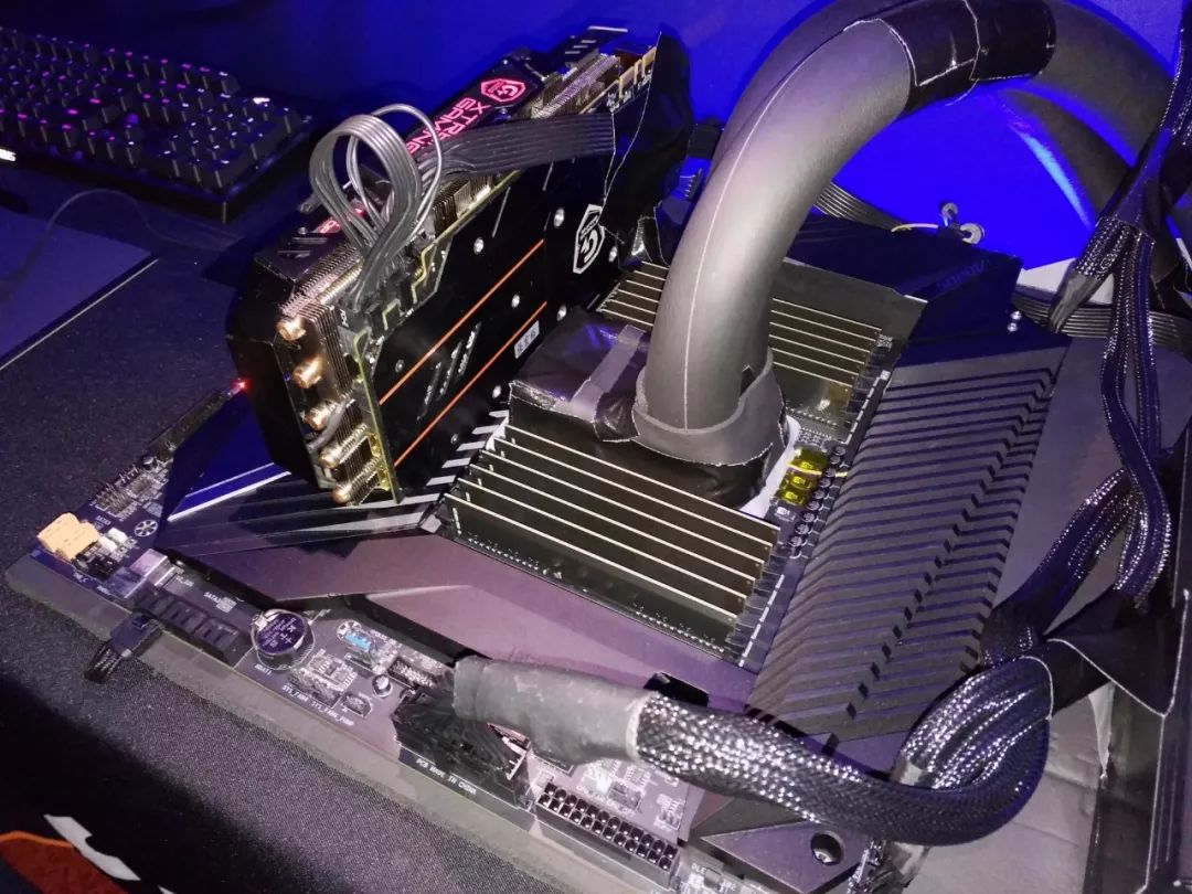 技嘉特别能超频的主板,可以超频到5.1g的cpu