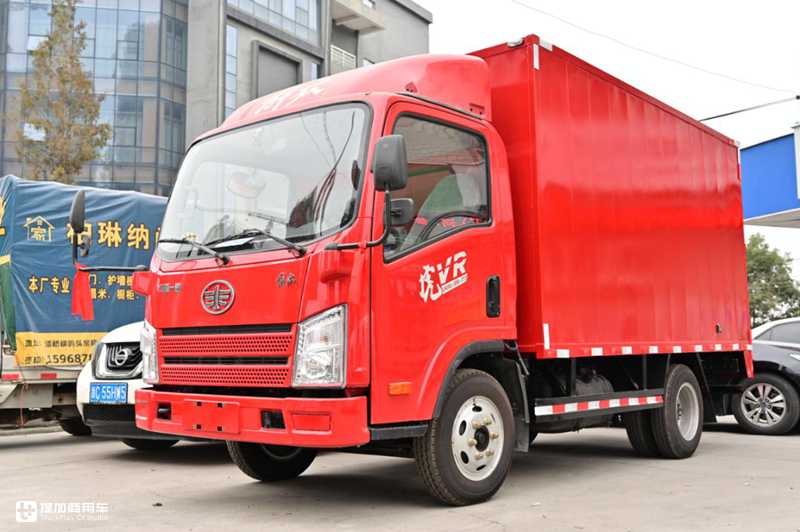 微卡车身轻卡的载重，窄体驾驶室内外都是亮点，这辆解放轻卡火了