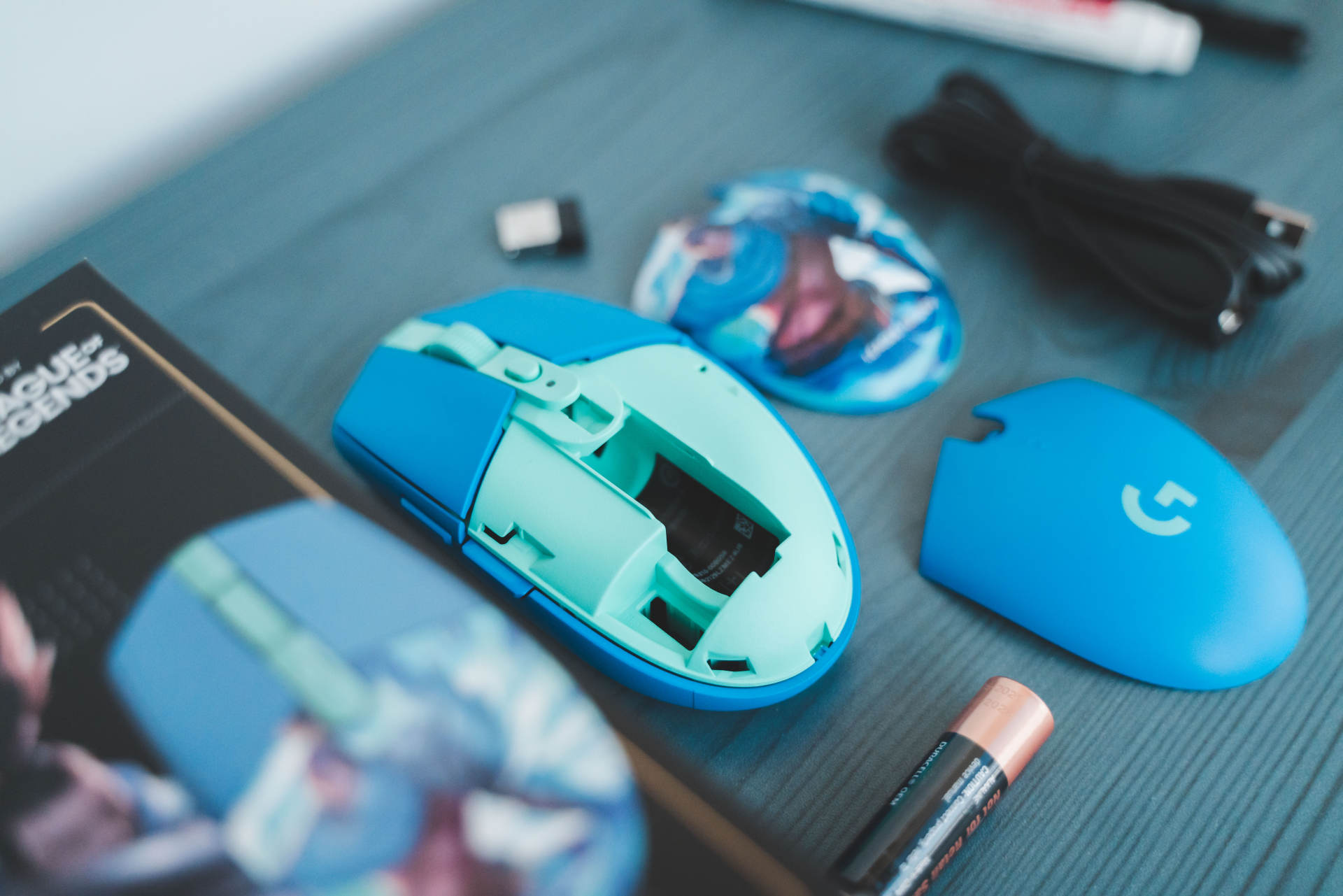 中端经典之罗技g304无线鼠标体验,无线鼠标推荐罗技g304会不会发光