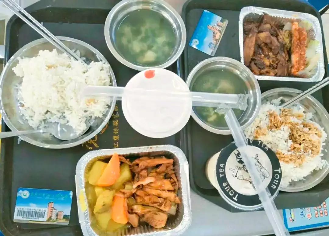 2022年东莞中学松山湖学校喜报,松山湖莞中2022重本率